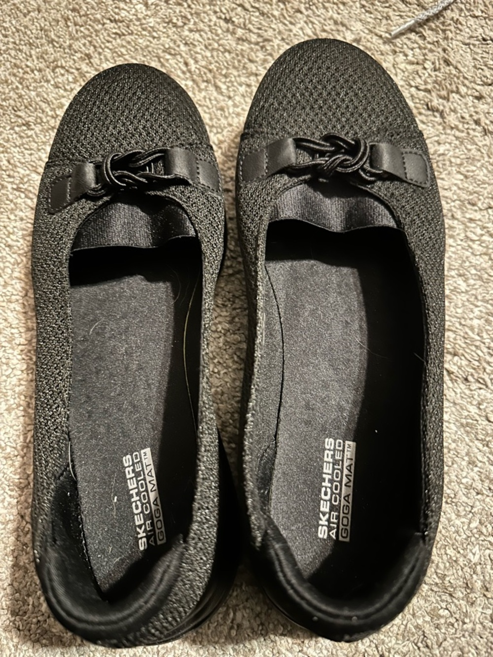 Skechers Black Knit Slip-On with shimmer and Bow Accent Size 8
